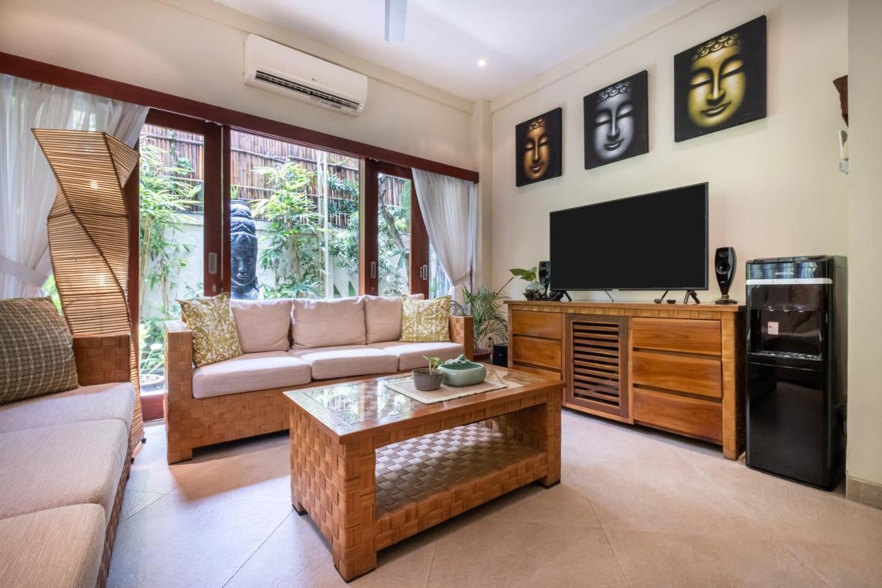 Villa Seriska Seminyak Exteriör bild